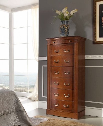 Комод высокий 815.000. Фото №1