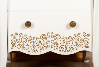 Прикроватная тумба белая с золотом 527.045.P. Фото №2